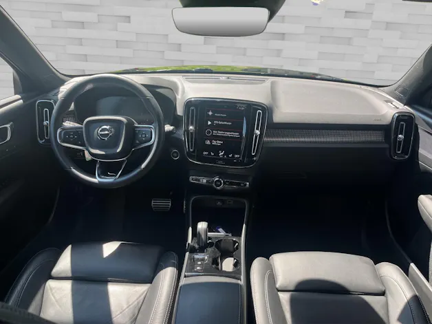 VOLVO XC40 2.0 B5 MH R-Design AWD