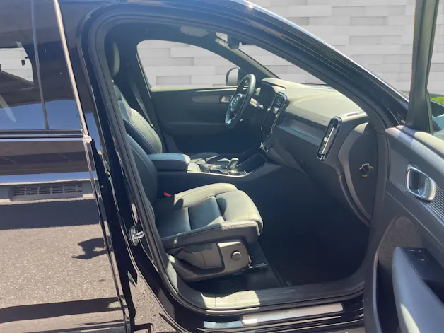 VOLVO XC40 2.0 B5 MH R-Design AWD
