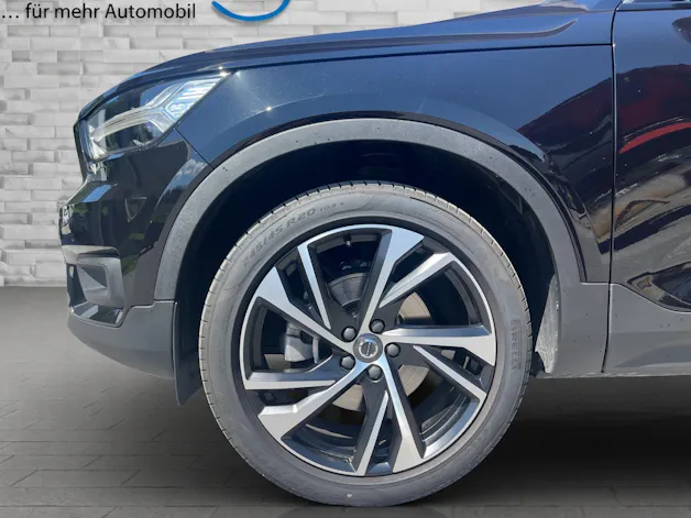 VOLVO XC40 2.0 B5 MH R-Design AWD
