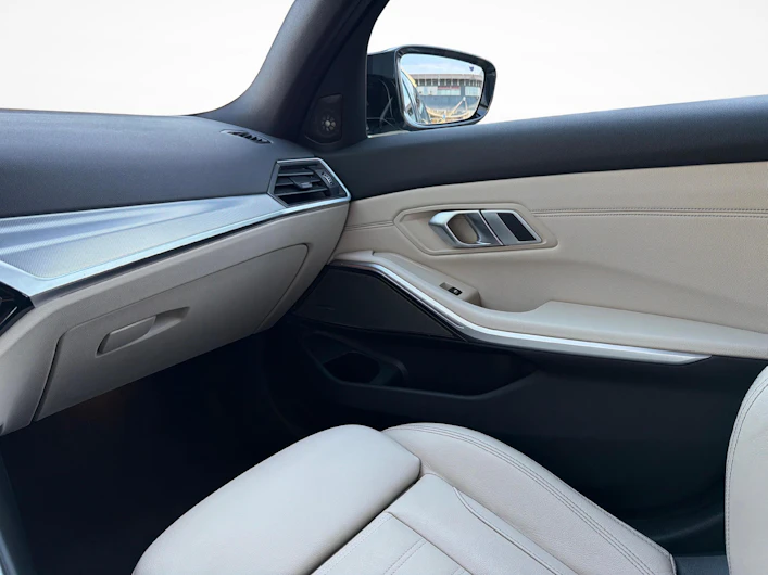 immagine del veicolo BMW 3 SERIES