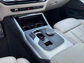 https://vehicle.imgix.net/4491001/5eb4077b-4be0-4c7a-8566-b1f4a3f805d0.jpg