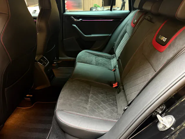 SKODA Octavia Combi 2.0 TSI 245 RS DSG