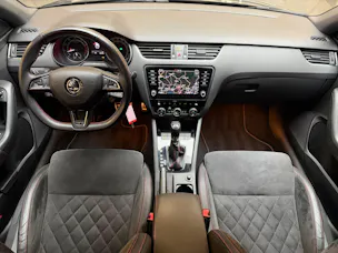 SKODA Octavia Combi 2.0 TSI 245 RS DSG