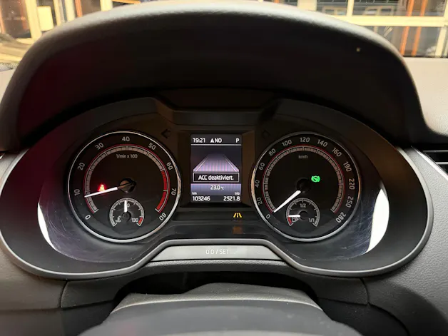 SKODA Octavia Combi 2.0 TSI 245 RS DSG