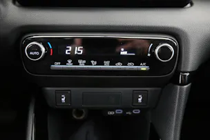 Toyota Yaris 1.5 VVT-i HSD Trend