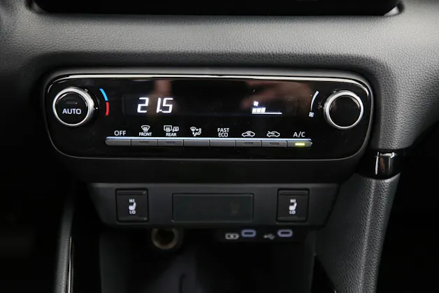 Toyota Yaris 1.5 VVT-i HSD Trend