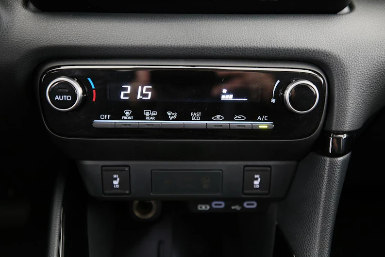 Fahrzeugbild TOYOTA YARIS