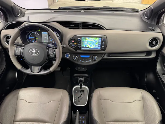 Toyota Yaris 1.5 VVT-i HSD Premium