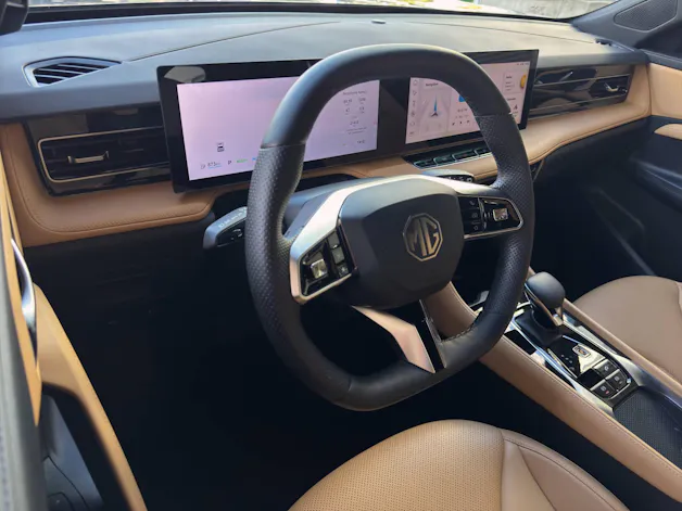 MG HS 1.5 Hybrid Luxury