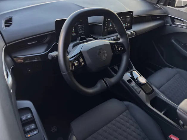 MG 3 1.5 Hybrid Luxury