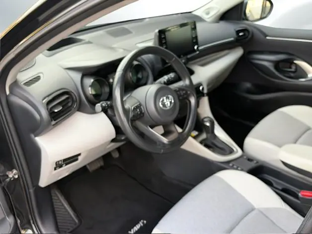 Toyota Yaris 1.5 VVT-i HSD Premium