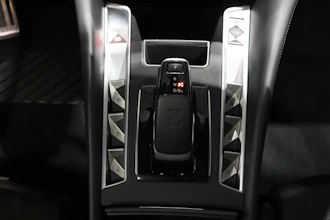 https://vehicle.imgix.net/4491403/b4ddce3b-9395-4ef1-bce1-59f7739dd278.JPG