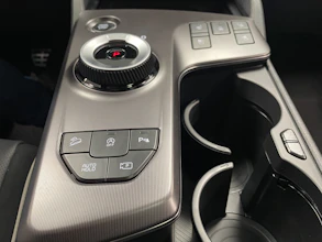 https://vehicle.imgix.net/4491420/c89b5060-6abe-420e-a939-0bbe3b887b0e.jpg