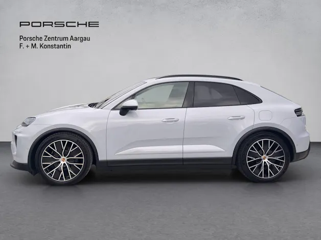 PORSCHE Macan 4