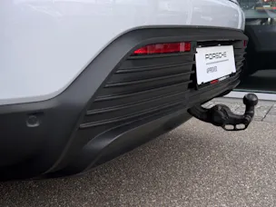 PORSCHE Macan 4