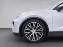 PORSCHE Macan 4