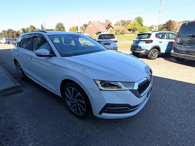 SKODA Octavia Combi 1.5 TSI Style DSG