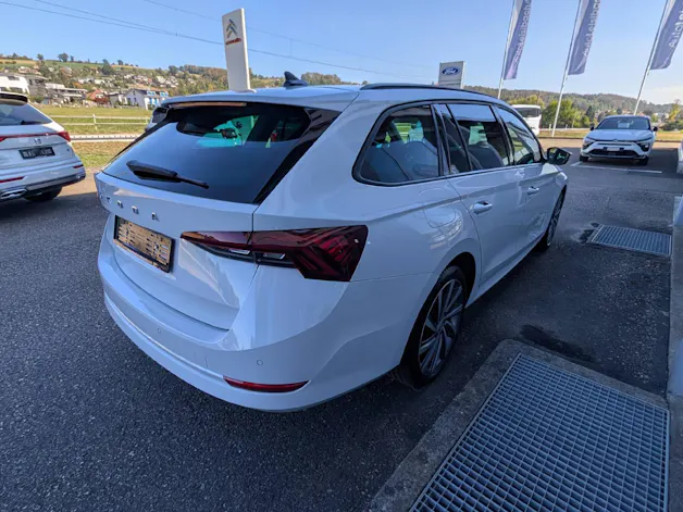 SKODA Octavia Combi 1.5 TSI Style DSG