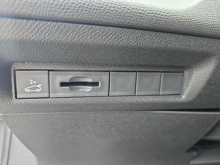 immagine del veicolo PEUGEOT 308