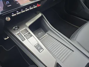 PEUGEOT 308 SW 1.2 Hybrid GT