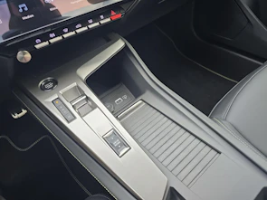 immagine del veicolo PEUGEOT 308 SW 1.2 Hybrid GT