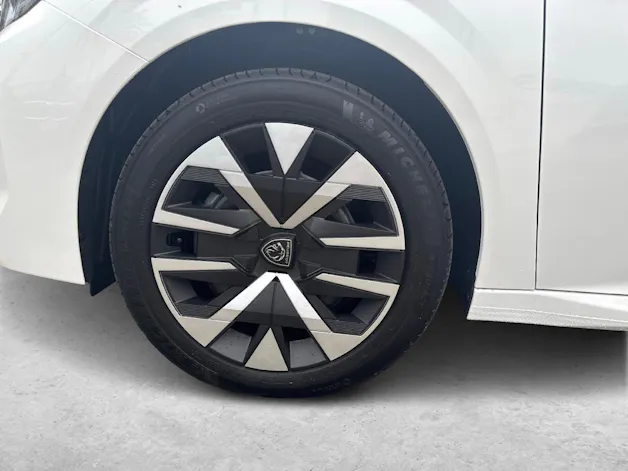 PEUGEOT 208 1.2 Hybrid Style