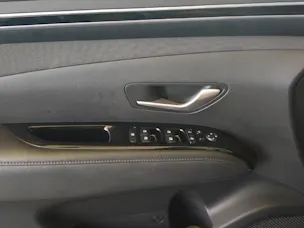 HYUNDAI TUCSON 1.6 T-GDi Hybrid Amplia 2WD