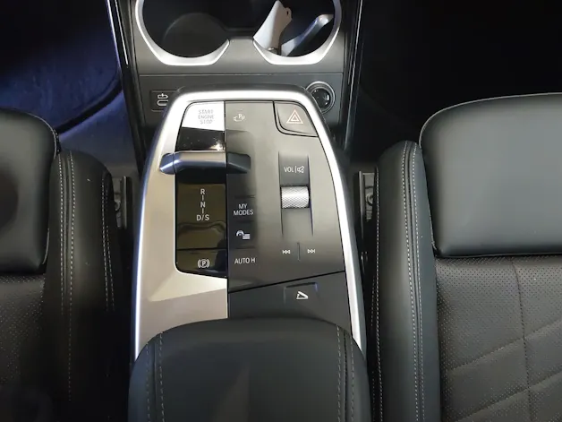 BMW X1 U11 30e xDrive paddles