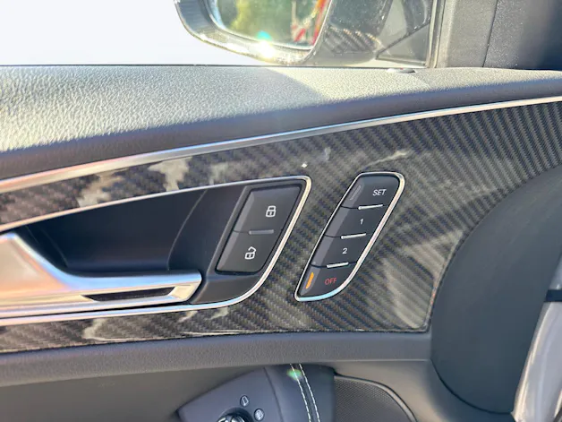 AUDI RS6 Avant 4.0 V8 TFSI quattro T-Tronic