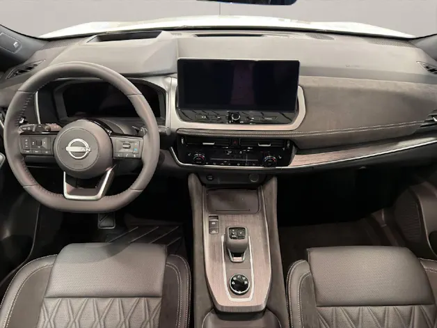 NISSAN Qashqai 1.3 DIG-T Tekna+ 4x4