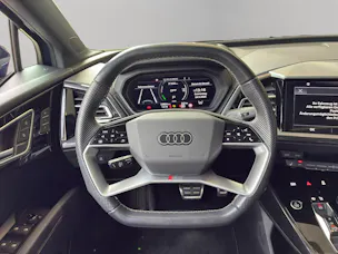 AUDI Q4 e-tron 50 quattro