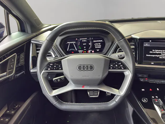 AUDI Q4 e-tron 50 quattro