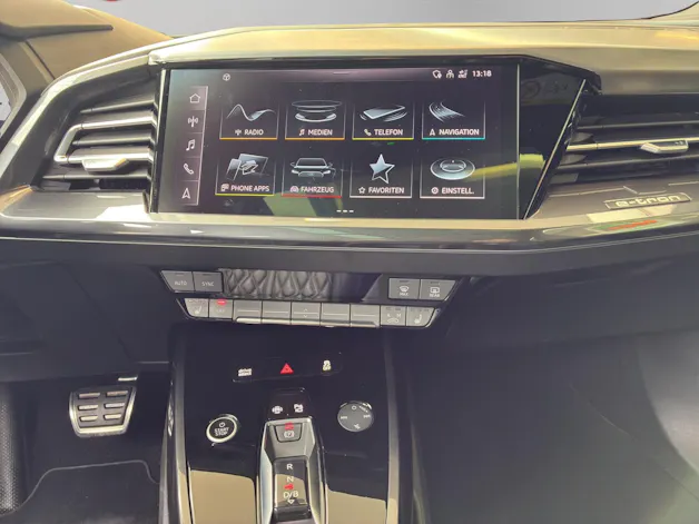 AUDI Q4 e-tron 50 quattro