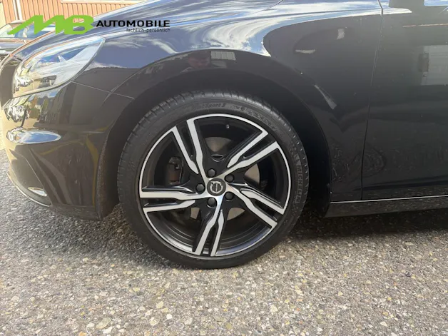 VOLVO V40 1.5 T3 R-Design S/S