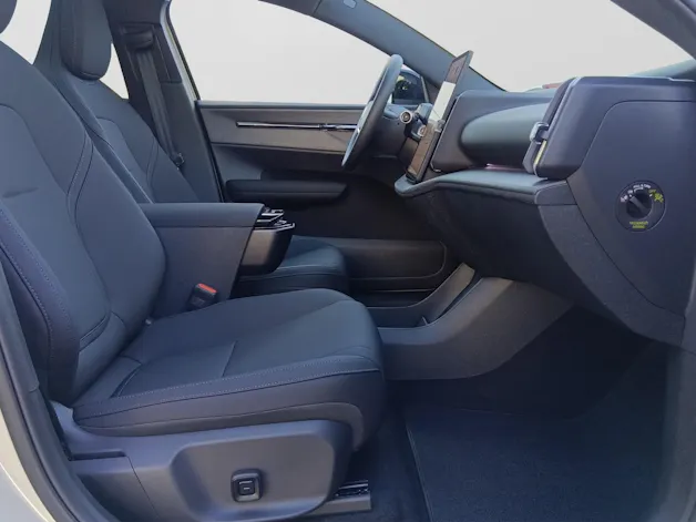 VOLVO EX30 CC P8 Ultra AWD