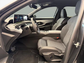 https://vehicle.imgix.net/4491894/c622f078-bc04-4c35-8350-9293ebe90537.jpg