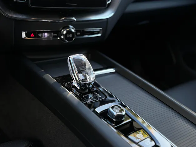 VOLVO XC60 2.0 T8 TE Ultra Dark eAWD