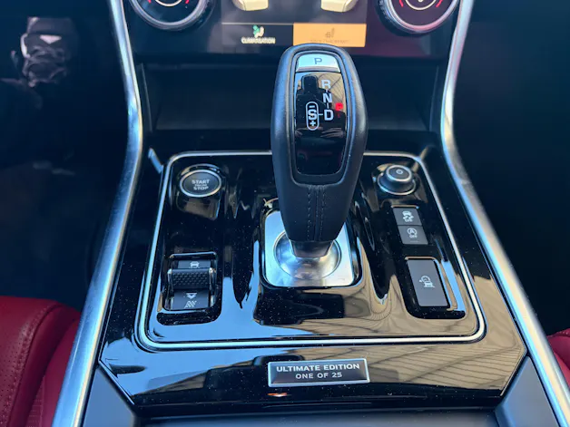 Jaguar XE 2.0 T 300 Sport AWD