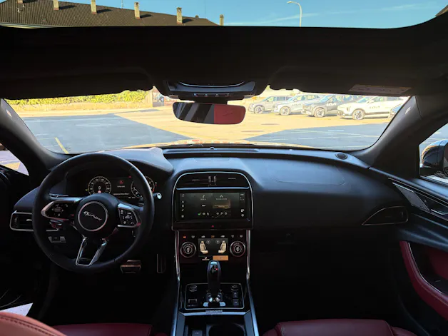 Jaguar XE 2.0 T 300 Sport AWD