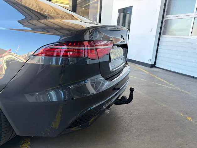 Jaguar XE 2.0 T 300 Sport AWD