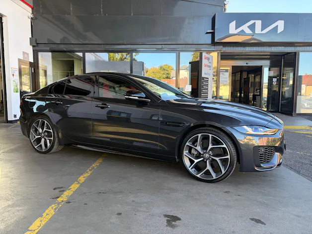 Jaguar XE 2.0 T 300 Sport AWD