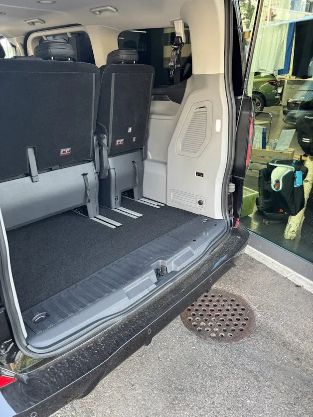 FORD Tourneo C Bus 320 L1 2.0 EcoBlue 170 Sport