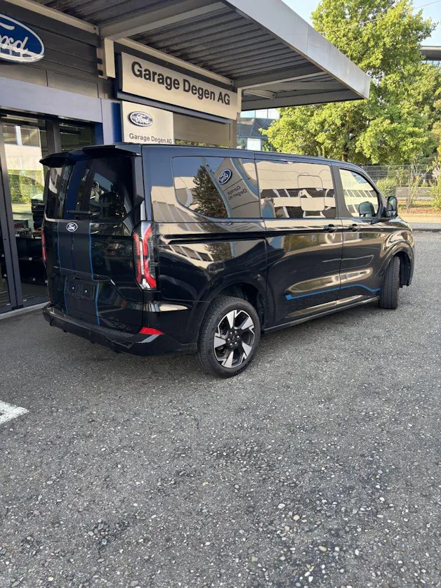 FORD Tourneo C Bus 320 L1 2.0 EcoBlue 170 Sport
