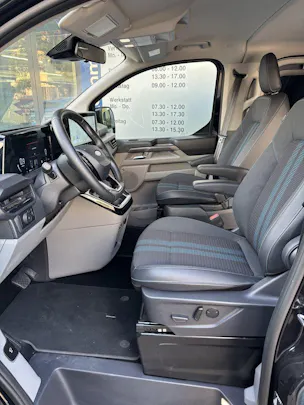 FORD Tourneo C Bus 320 L1 2.0 EcoBlue 170 Sport