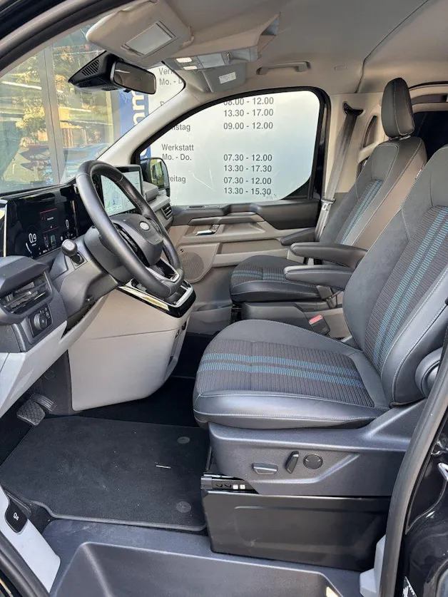 FORD Tourneo C Bus 320 L1 2.0 EcoBlue 170 Sport