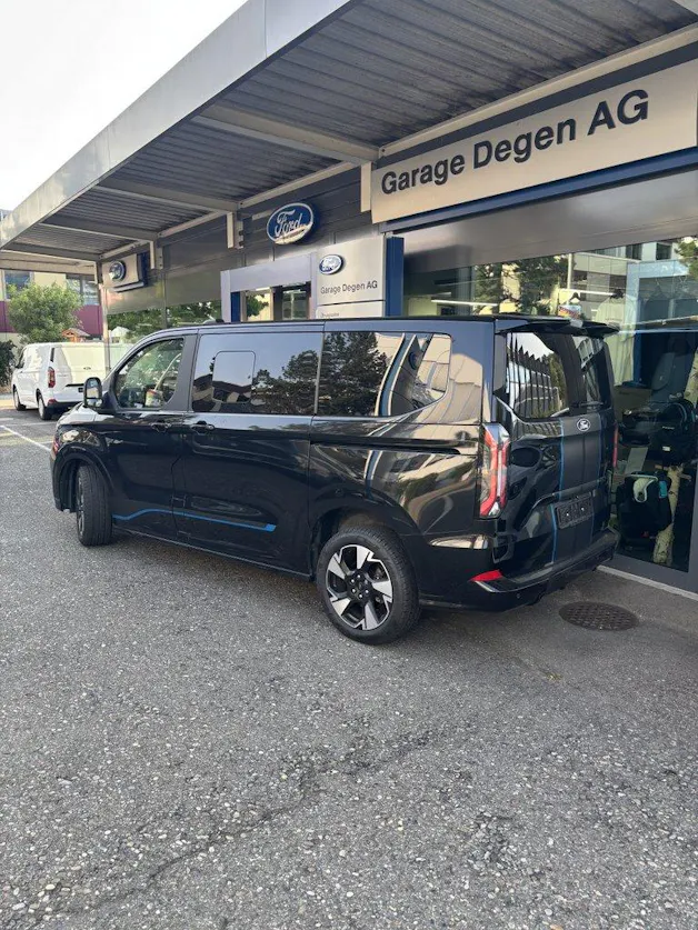 FORD Tourneo C Bus 320 L1 2.0 EcoBlue 170 Sport
