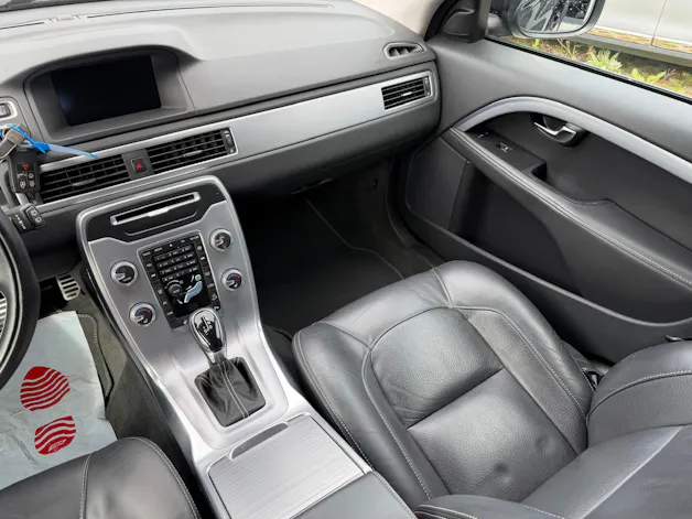 VOLVO XC70 2.4 D4 Classic Edition AWD
