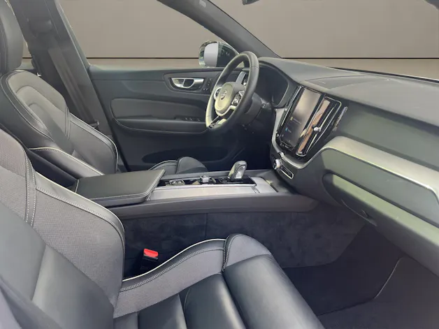 VOLVO XC60 2.0 T8 TE R-Design eAWD