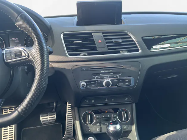AUDI Q3 2.0 TFSI Sport quattro S-Tr.