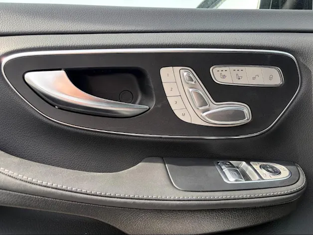 MERCEDES-BENZ V 300 d Exclusive L SWISS EDITION 4MATIC